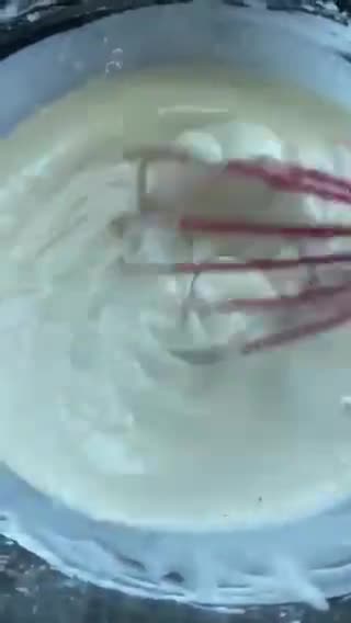 Gambar langkah 3 resipi Martabak Mini / Apam Balik Mini.