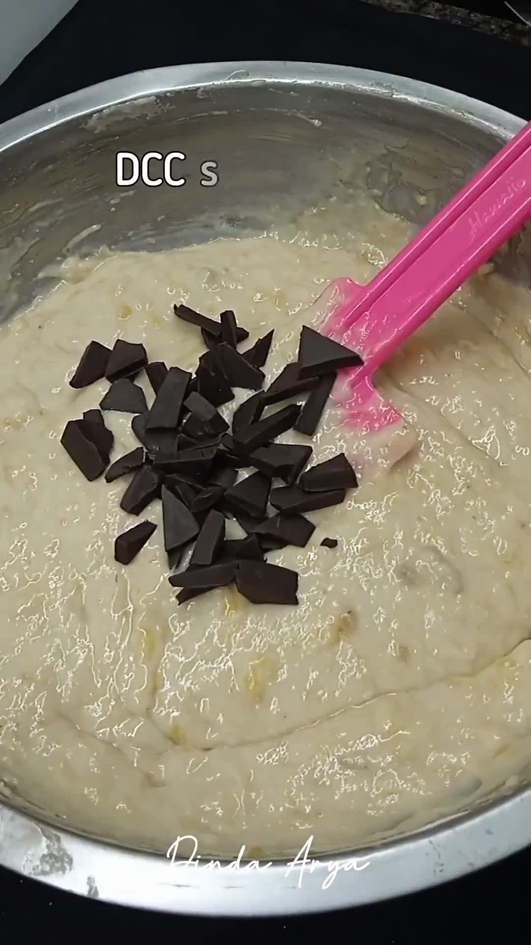 Foto langkah ke 4 dari resep Bolu Pisang Putih Telur Panggang.