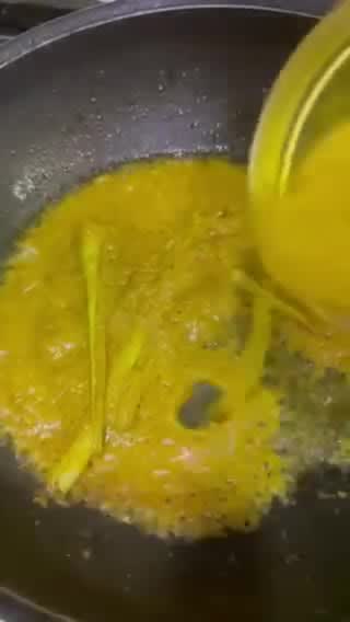 Gambar langkah 2 resipi Gulai Lengkuas Sardin dengan Terung dan Kacang Panjang.