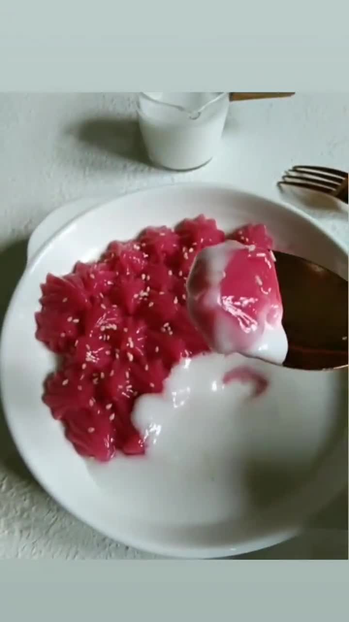 Foto langkah ke 8 dari resep Kanom Piak Poon (Buah Naga).