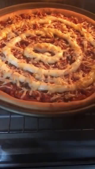 Gambar langkah 5 resipi Pizza Versi Malas.