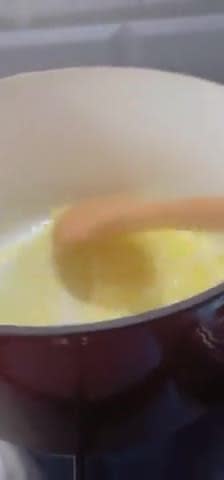 صورة لخطوة 2 من وصفة شوربة المشروم