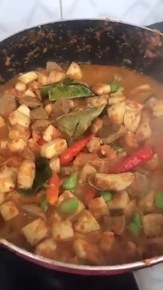 Foto langkah ke 5 dari resep Sambel Goreng Pedas (Udang,Bakso,Telur putih kukus).
