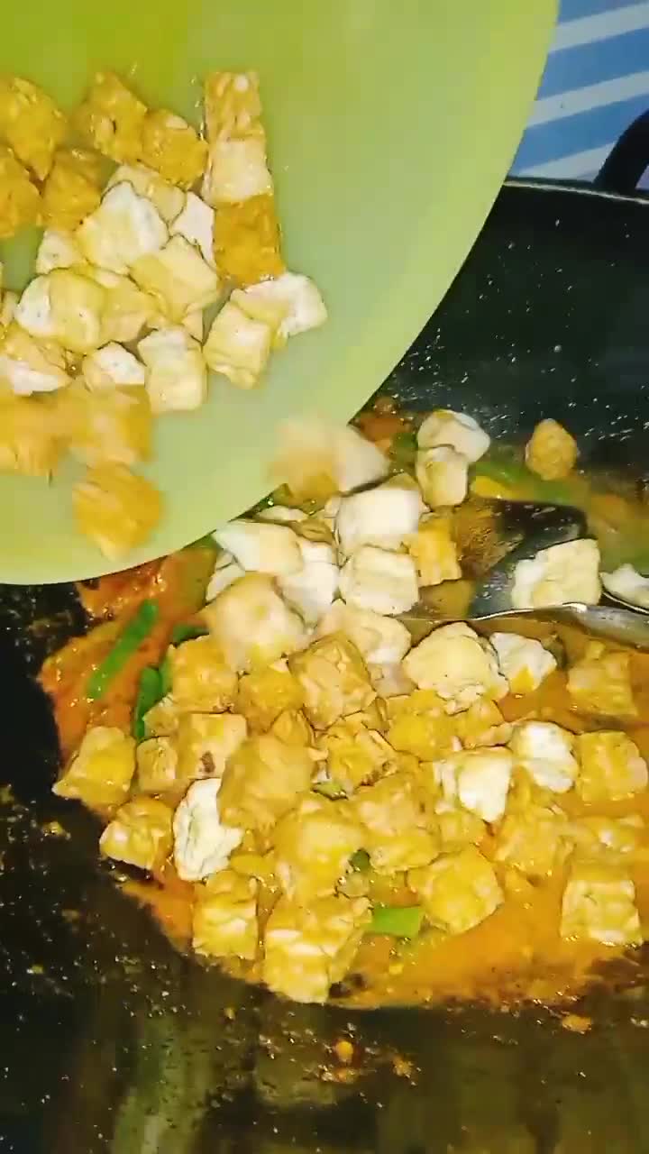 Foto langkah ke 6 dari resep Sayur santan tahu tempe.