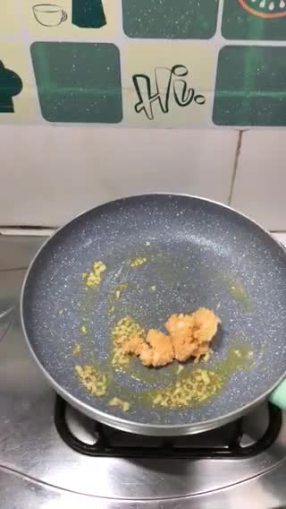 Foto langkah ke 4 dari resep Tahu goreng saus telur asin.
