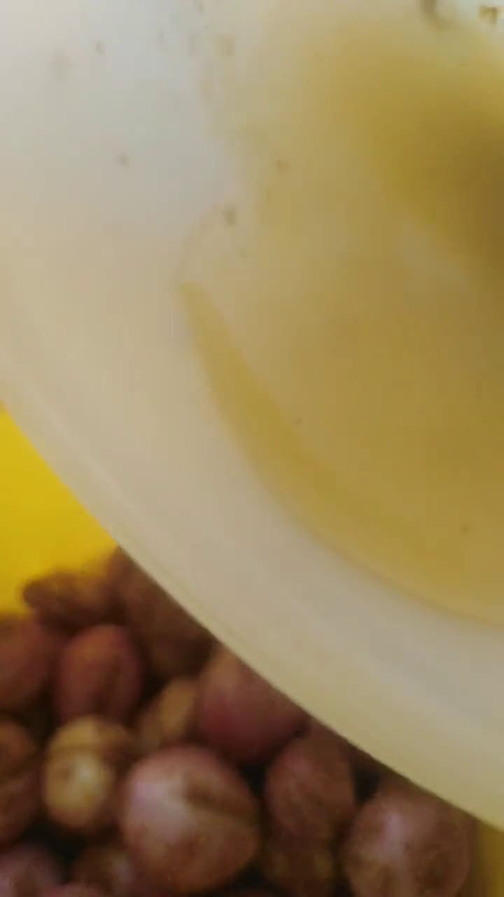 A picture of step 3 of Sindhi Basaran ji khattanr.(onion pickle).