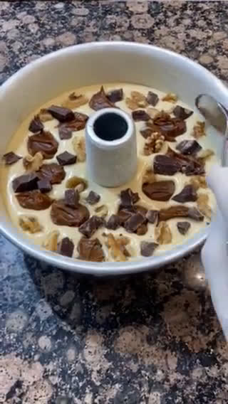 Foto del paso 7 de la receta: Pastel de nueces y dulce de leche con cobertura crujiente, “sin gluten”