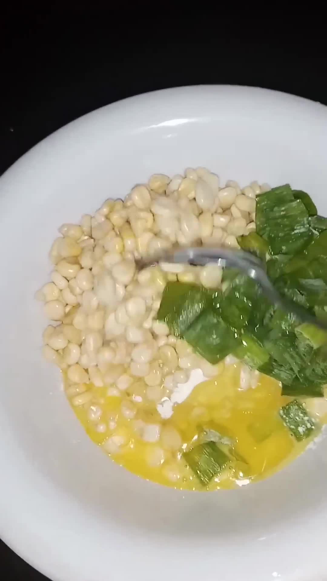 Foto langkah ke 2 dari resep Bakwan Jagung Manado.