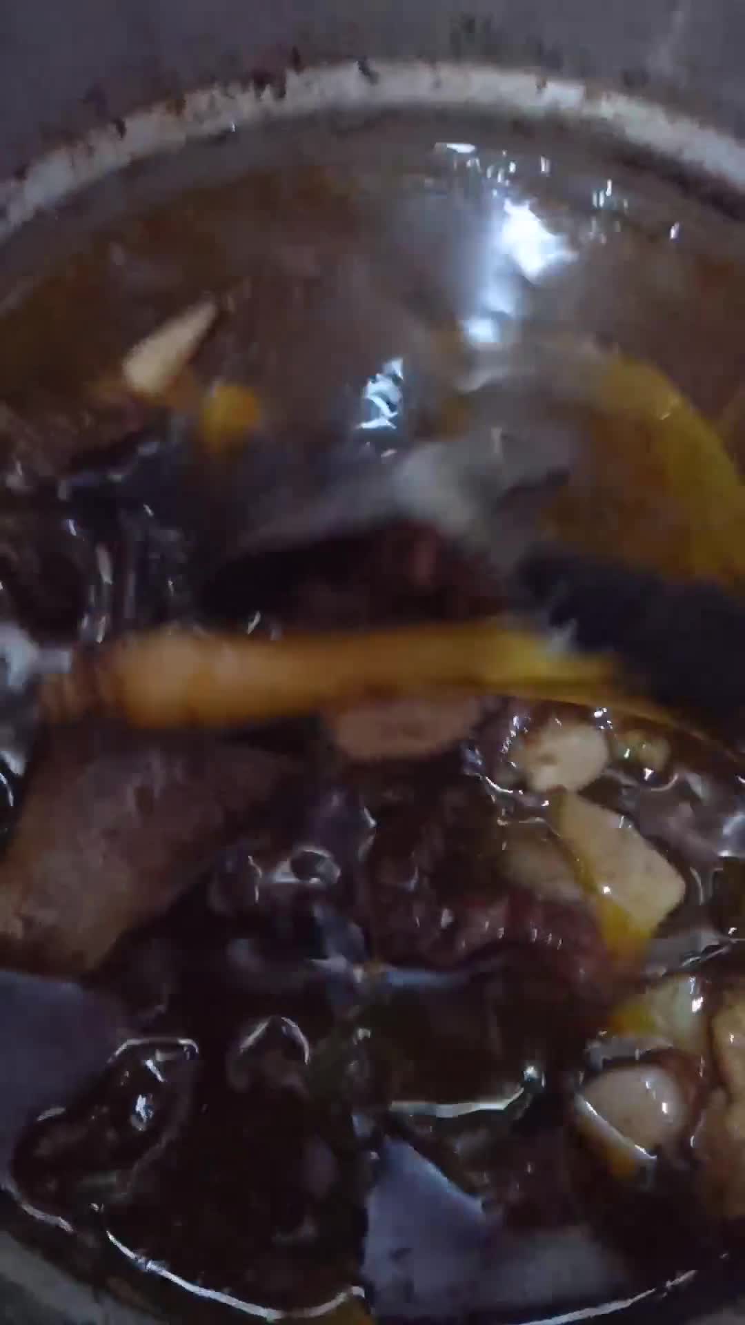 Foto langkah ke 3 dari resep Rawon Iga Sapi (pakai Tauge / Kecambah kacang hijau).