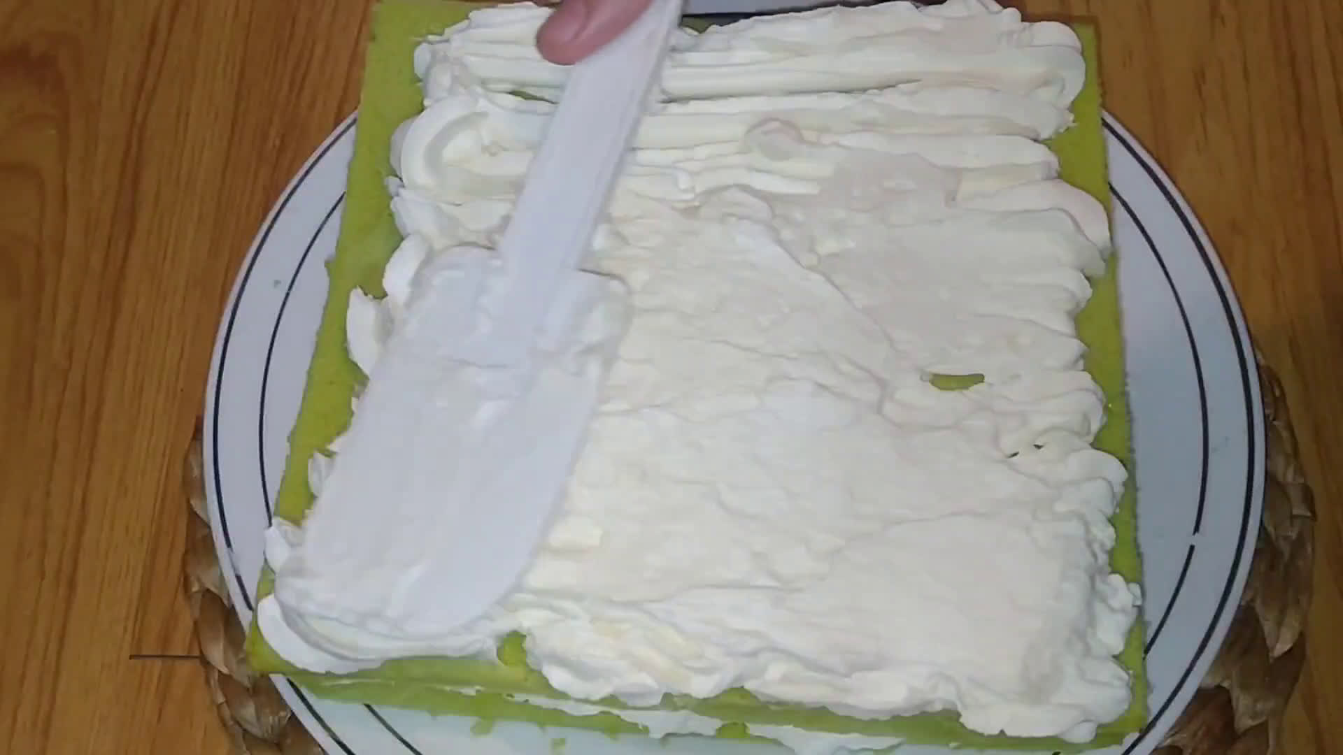 Foto langkah ke 8 dari resep 186. Bolu Pandan Kukus Lembut.
