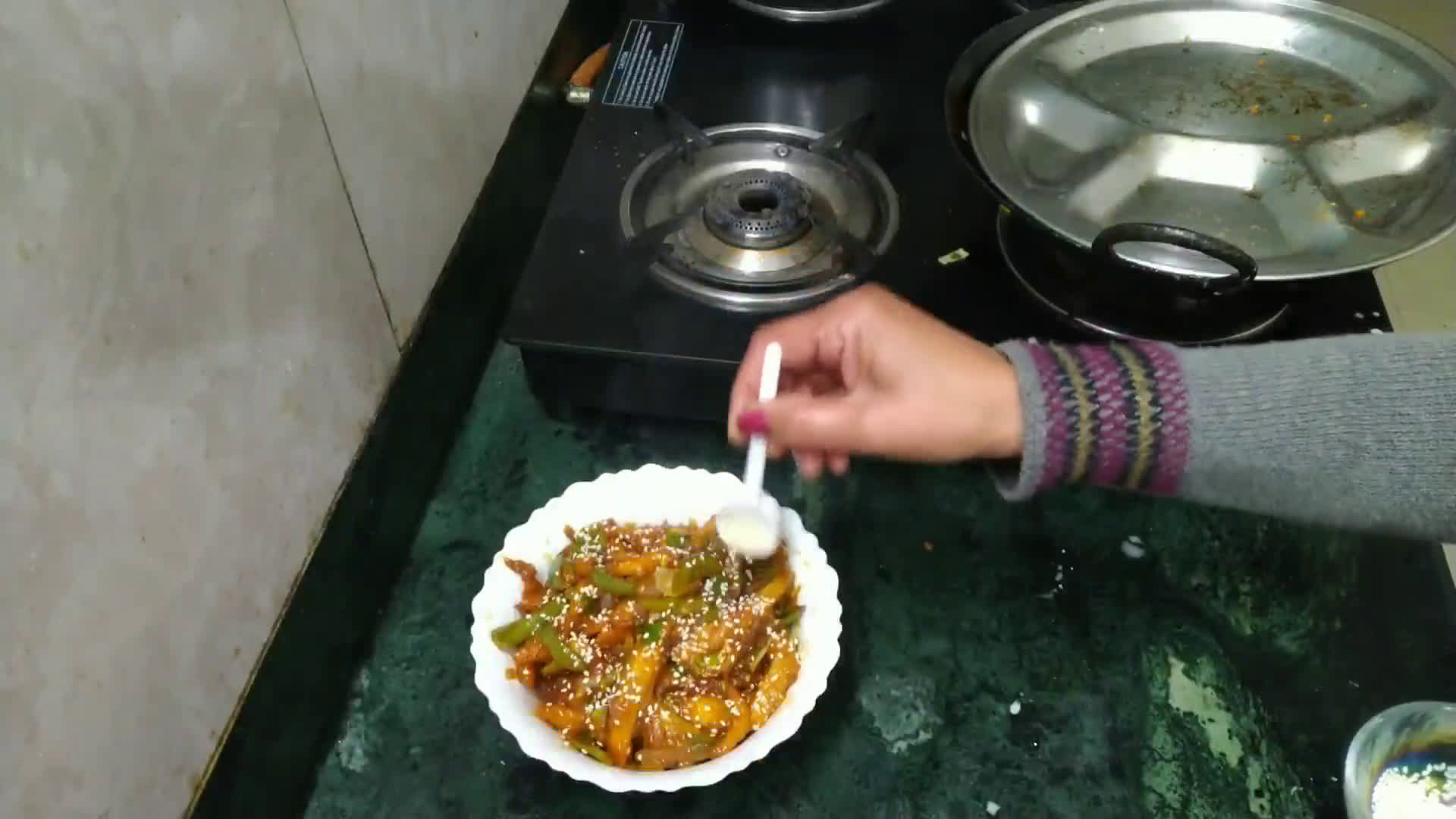 हनी चिल्ली पोटैटो (honey chilli potato recipe in Hindi) रेसिपी चरण 3 फोटो