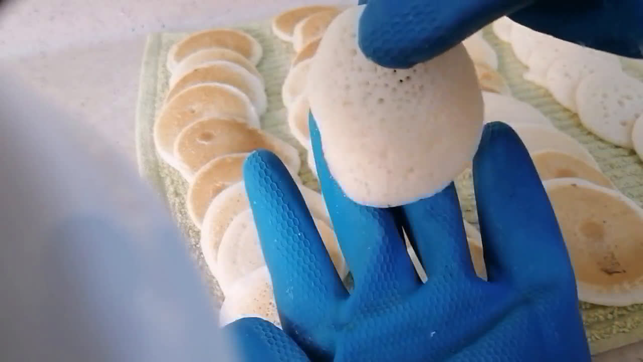 صورة لخطوة 8 من وصفة عجينه قطايف بدون سميد 🥟