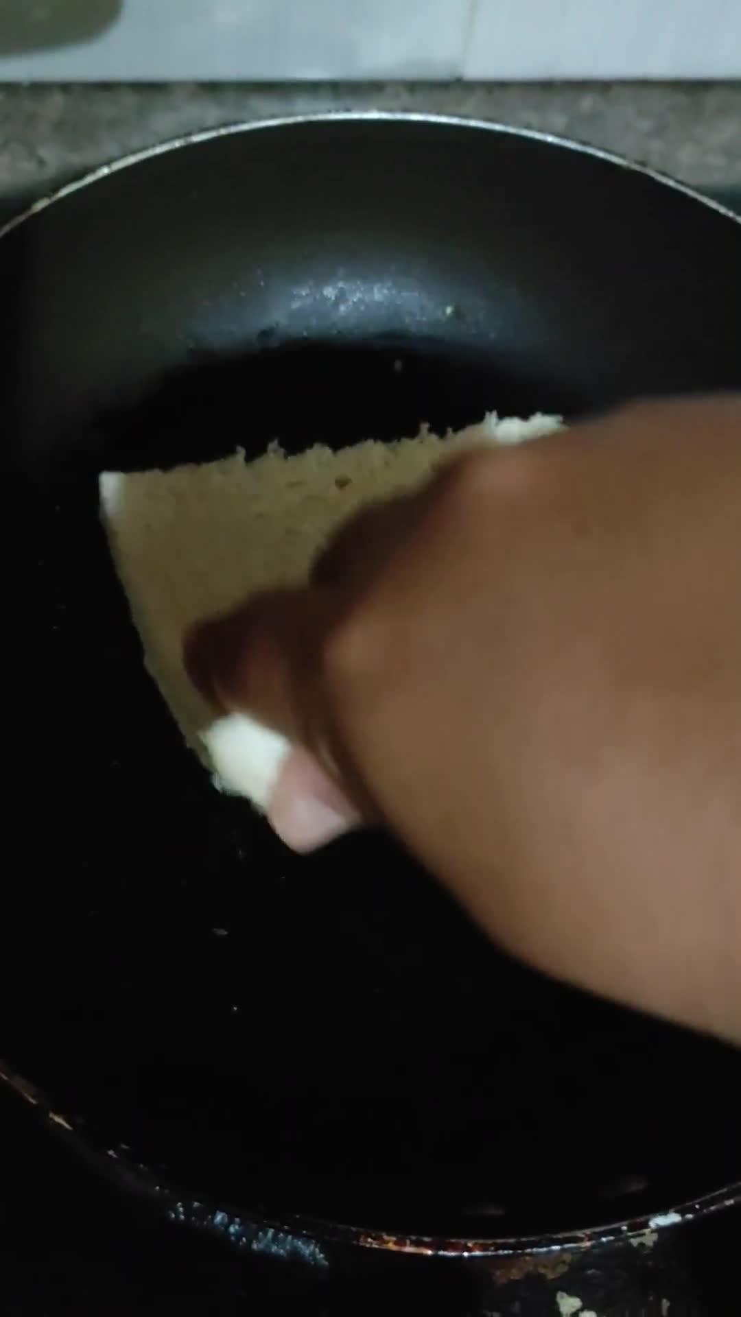 Foto langkah ke 4 dari resep Sandwich Panggang Endog Ceplok (Sarapan Mevvah Di Tanggal Tua).