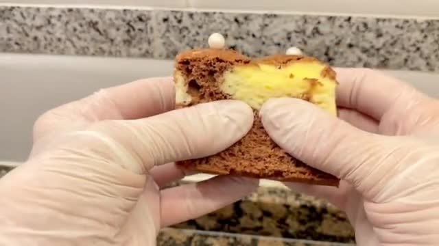 Foto del paso 17 de la receta: Pastel de chocolate con tarta de queso (Chocolate cake with cheesecake)