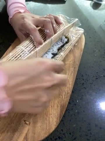 Gambar langkah 15 resipi Japanese Spiral Sushi (Healthy Japanese Style).