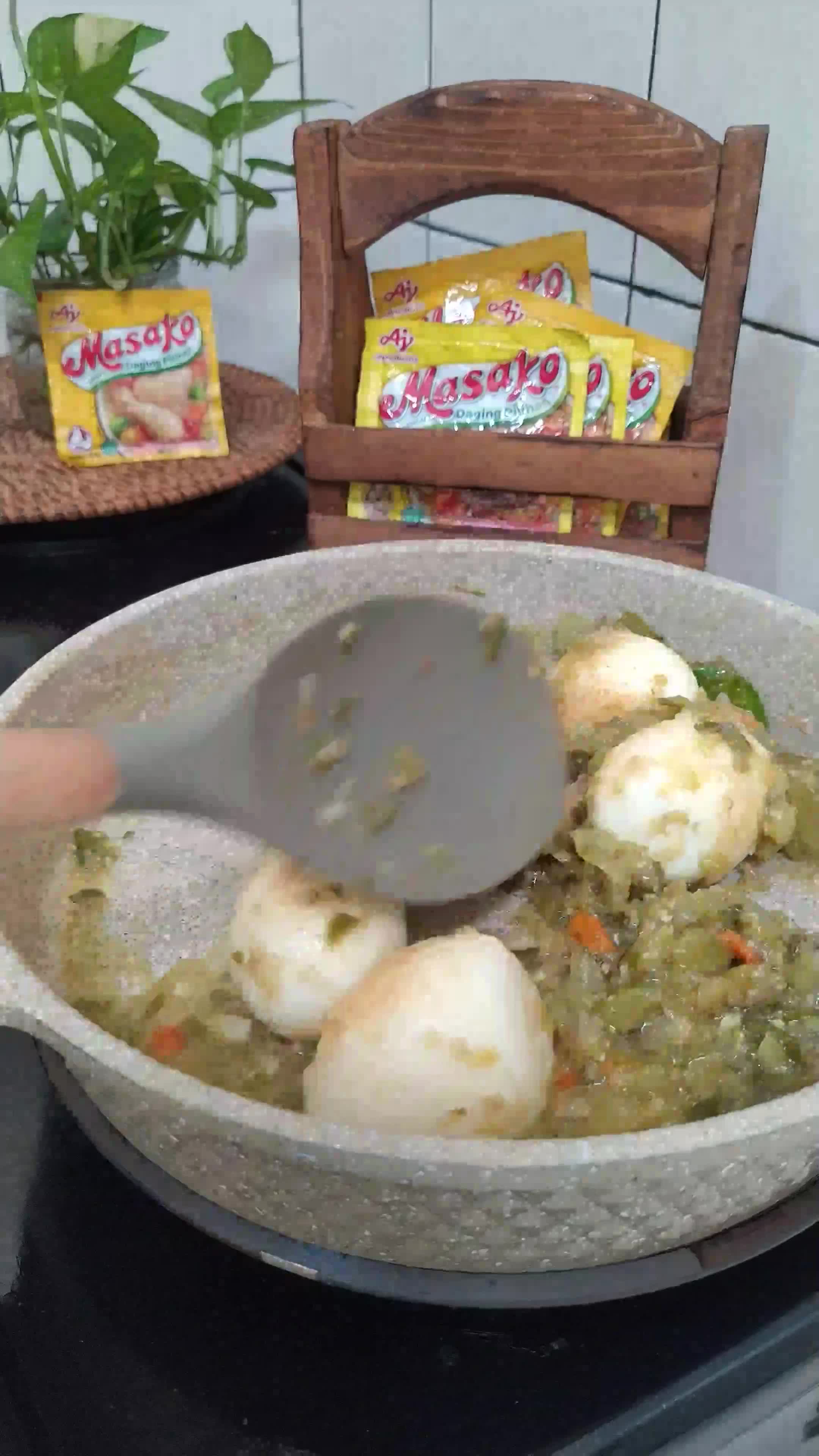 Foto langkah ke 3 dari resep Telur Cabe Ijo.