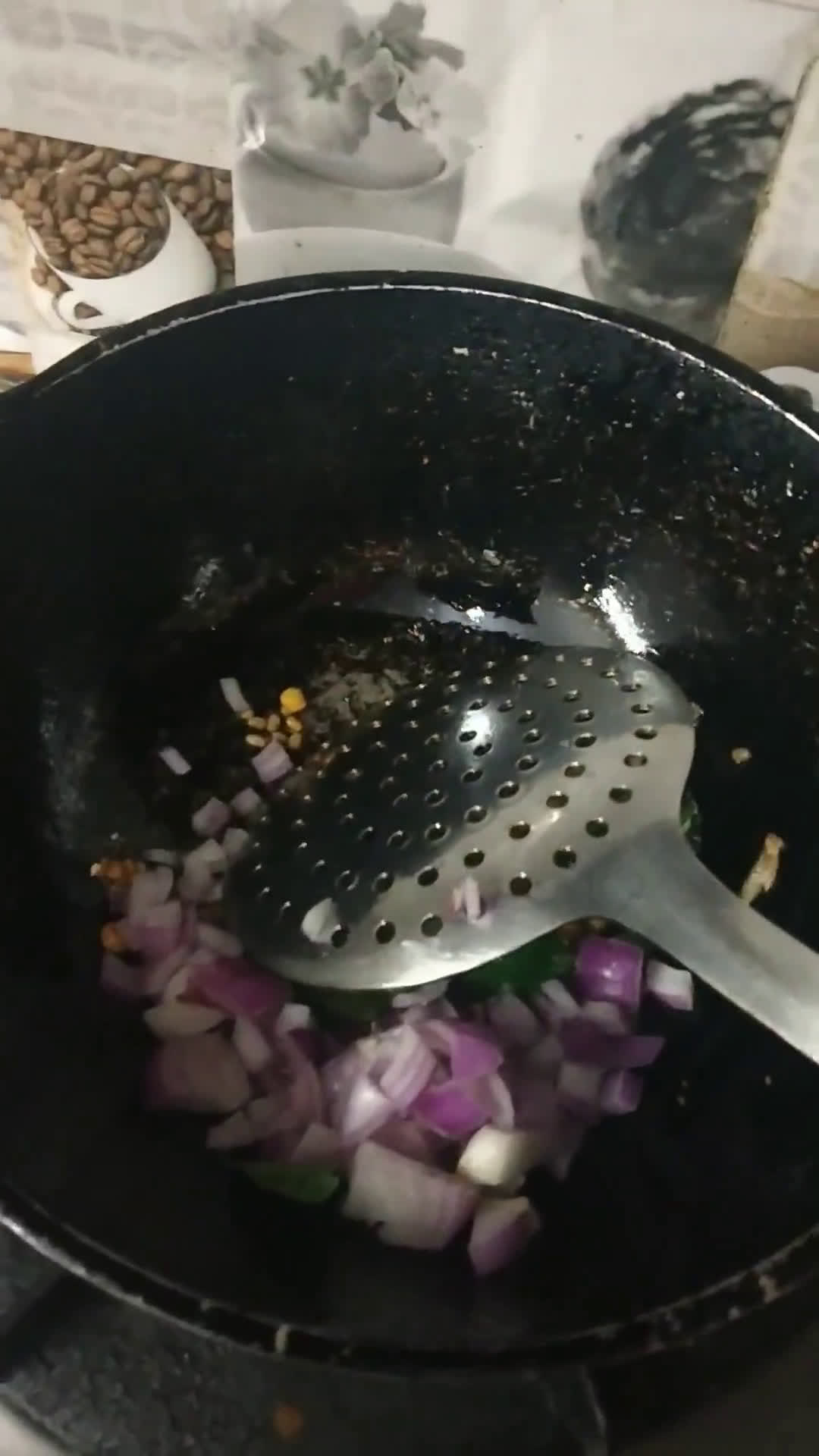 பிரெட் உப்புமா / Bread Upma ரெசிபி ஸ்டேப் 4 புகைப்படம்