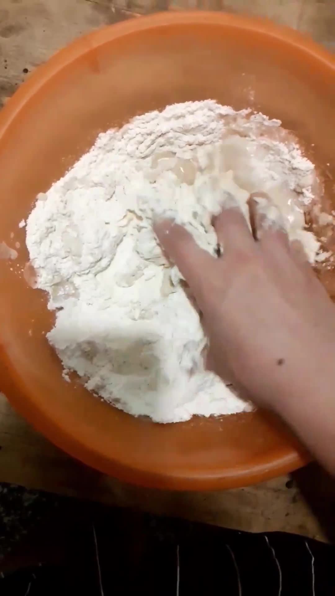 Foto del paso 2 de la receta: Pizzas con masa madre