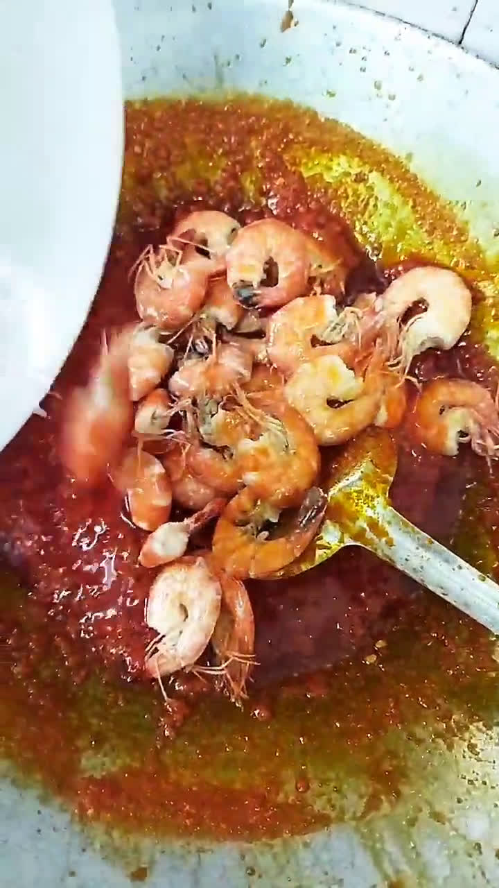 Gambar langkah 3 resipi Udang masak sambal.