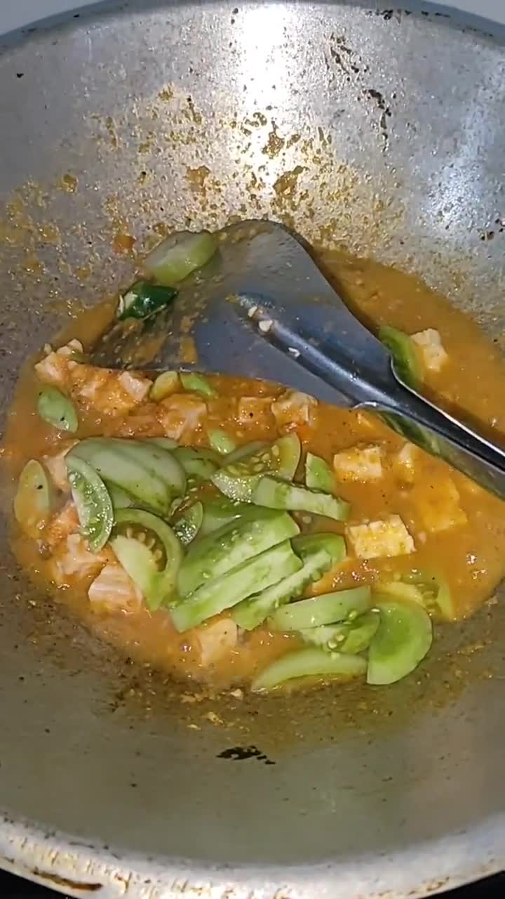 Foto langkah ke 4 dari resep Kotok Teri blimbing Wuluh.