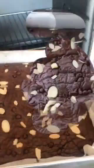 Foto langkah ke 7 dari resep Shiny crust brownies anti gagal!.