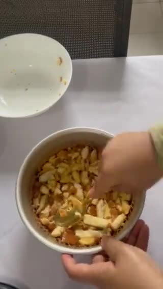 Gambar langkah 3 resipi Pizza Kerak Roti.