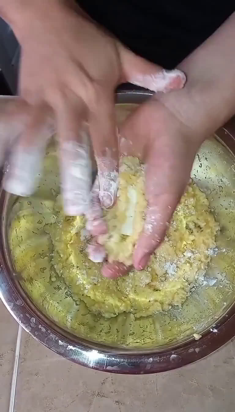 Foto del paso 4 de la receta: Molotitos de plátano🍌