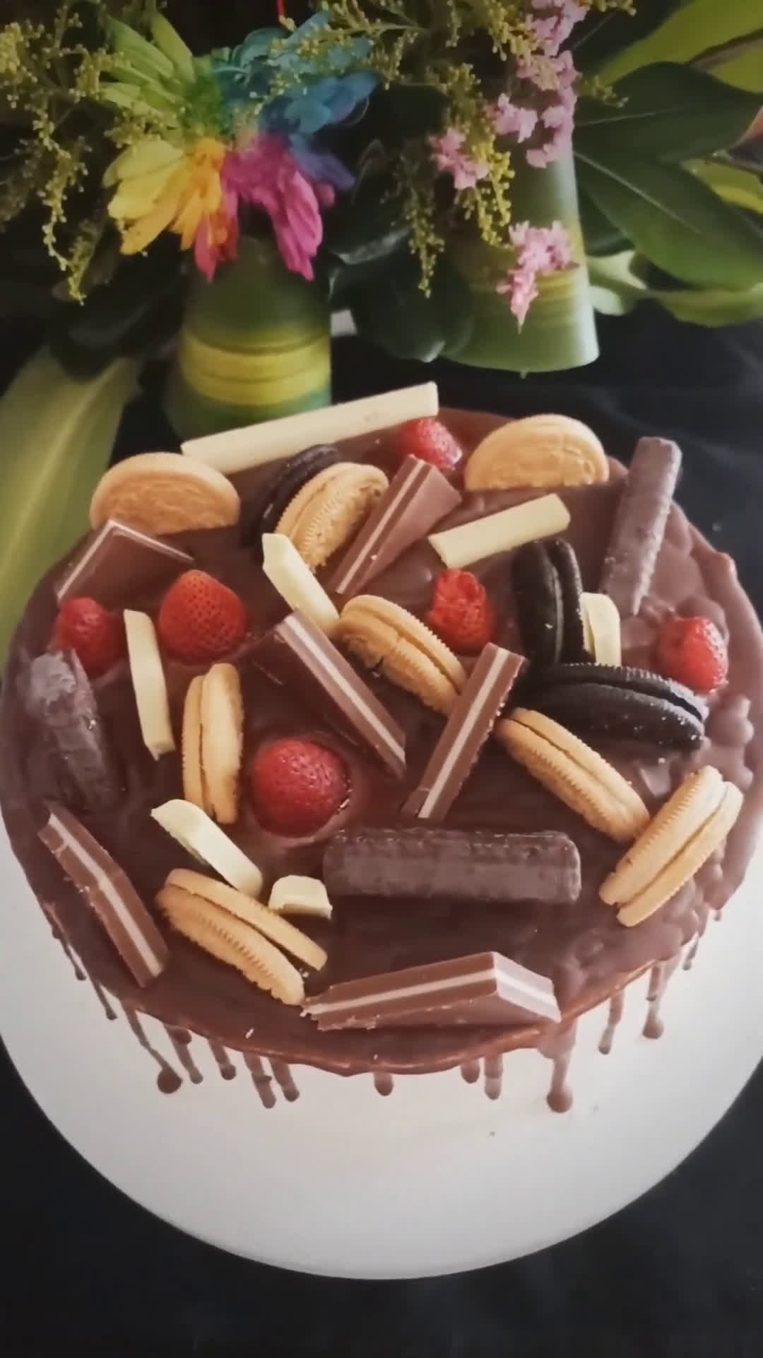 Foto del paso 30 de la receta: Drip cake de oreo con frutos rojos