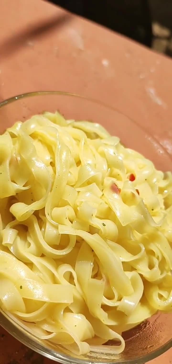 صورة لخطوة 2 من وصفة نودلز الأرز بأبسط واسهل طريقة