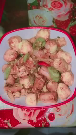 Foto langkah ke 2 dari resep Telur puyuh, sosis,Tahu asam pedas.