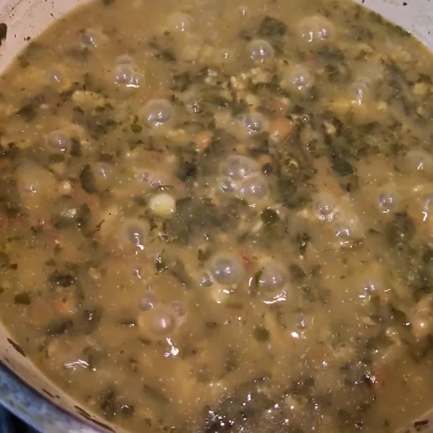 عکس مرحله 1 از دستور سوپ اسفناج و عدس مدیترانه ای