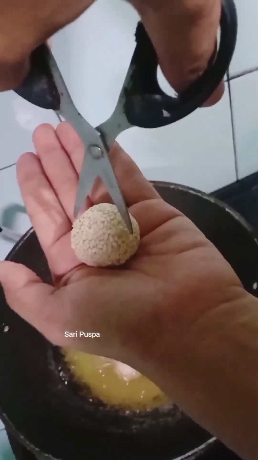 Foto langkah ke 3 dari resep Onde Onde Ketawa (merekah).