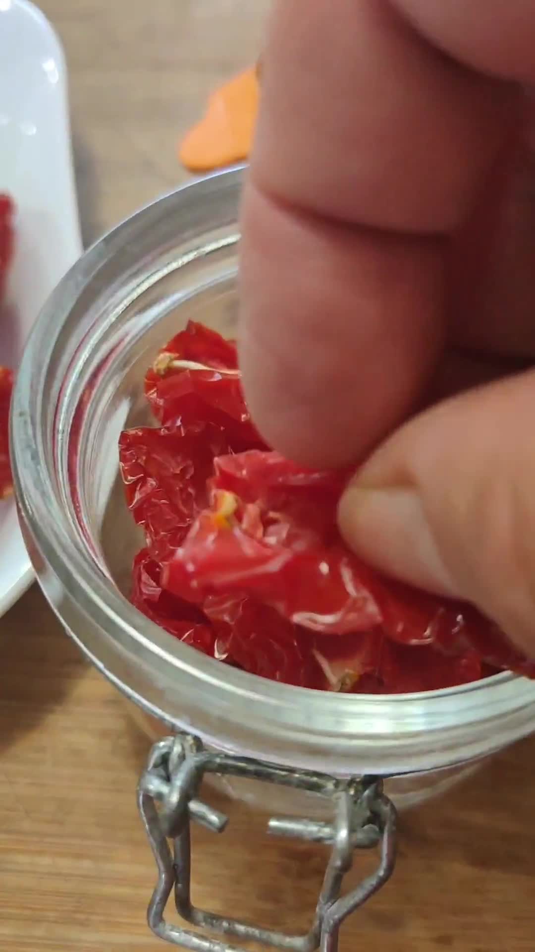 Foto del passaggio 3 della ricetta Pomodori secchi