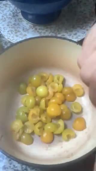 Une image de l'étape 3 de 🧉Confiture de mirabelles cannelle miel 🍯 de lavande🥄🍈.