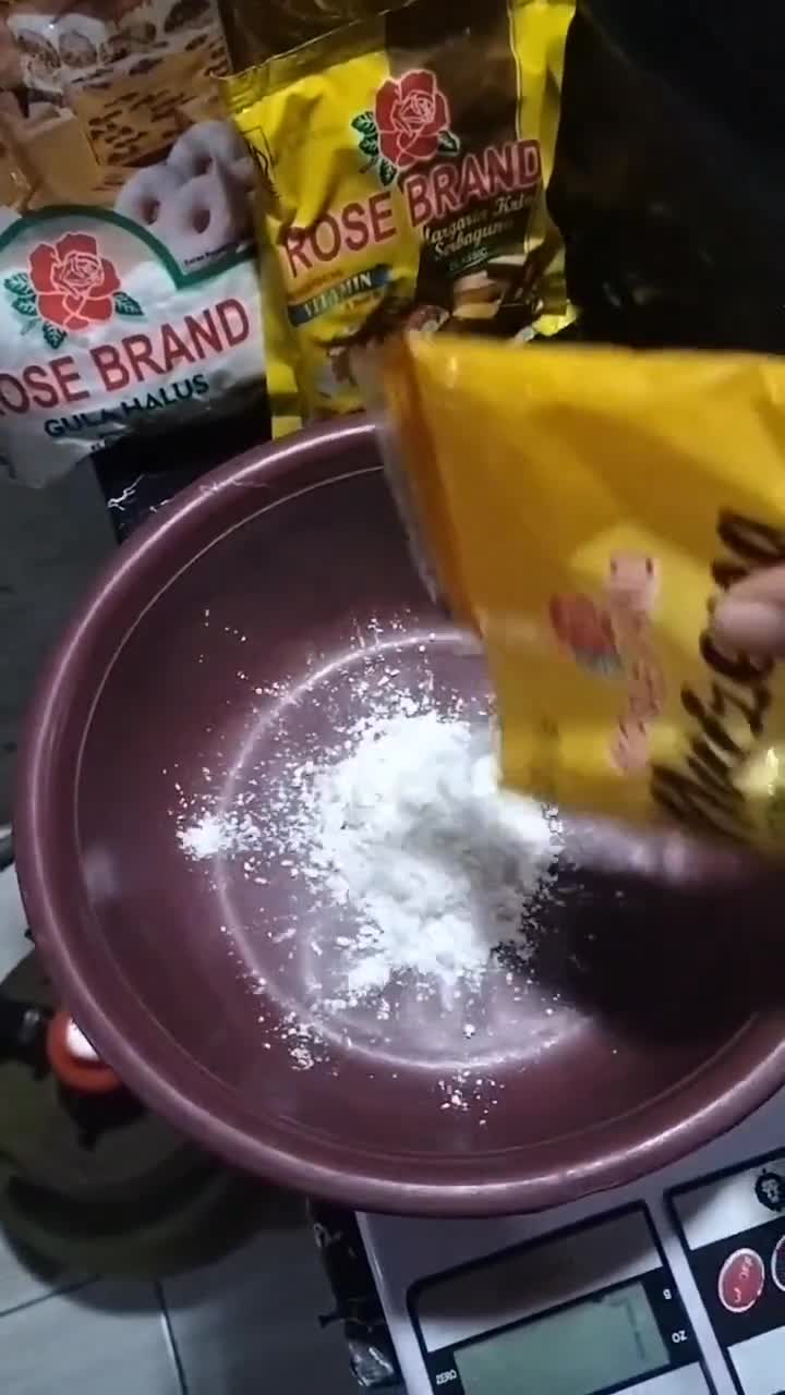 Foto langkah ke 2 dari resep Frozen Cookies Dough | 1 Adonan Kue Kering Untuk Aneka Variasi.