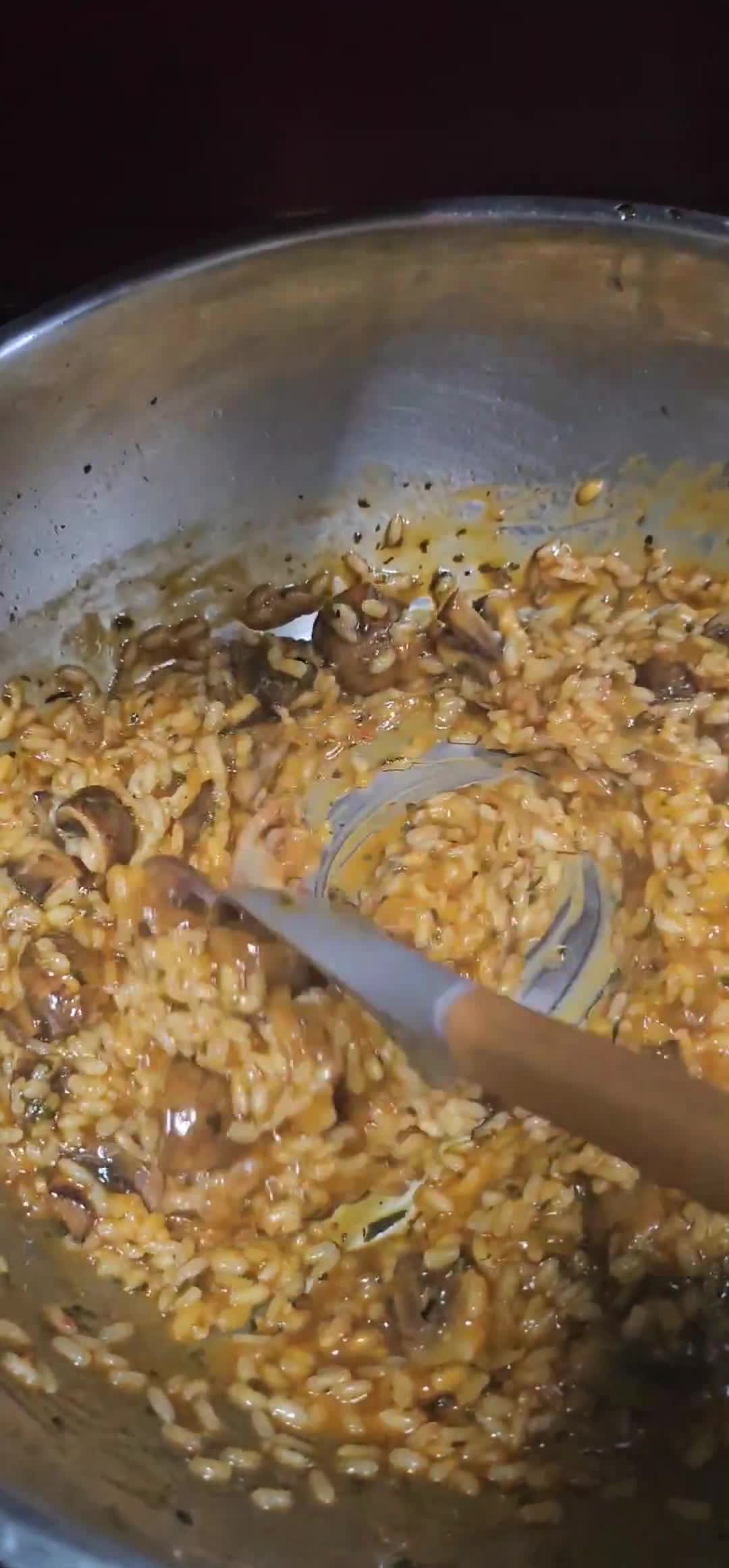 Foto del paso 9 de la receta: Arroz mantecoso de gochujang y papada ibérica con portobellos