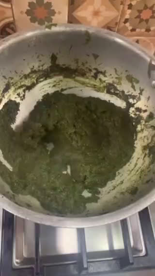 A picture of step 6 of Palak Gosht.