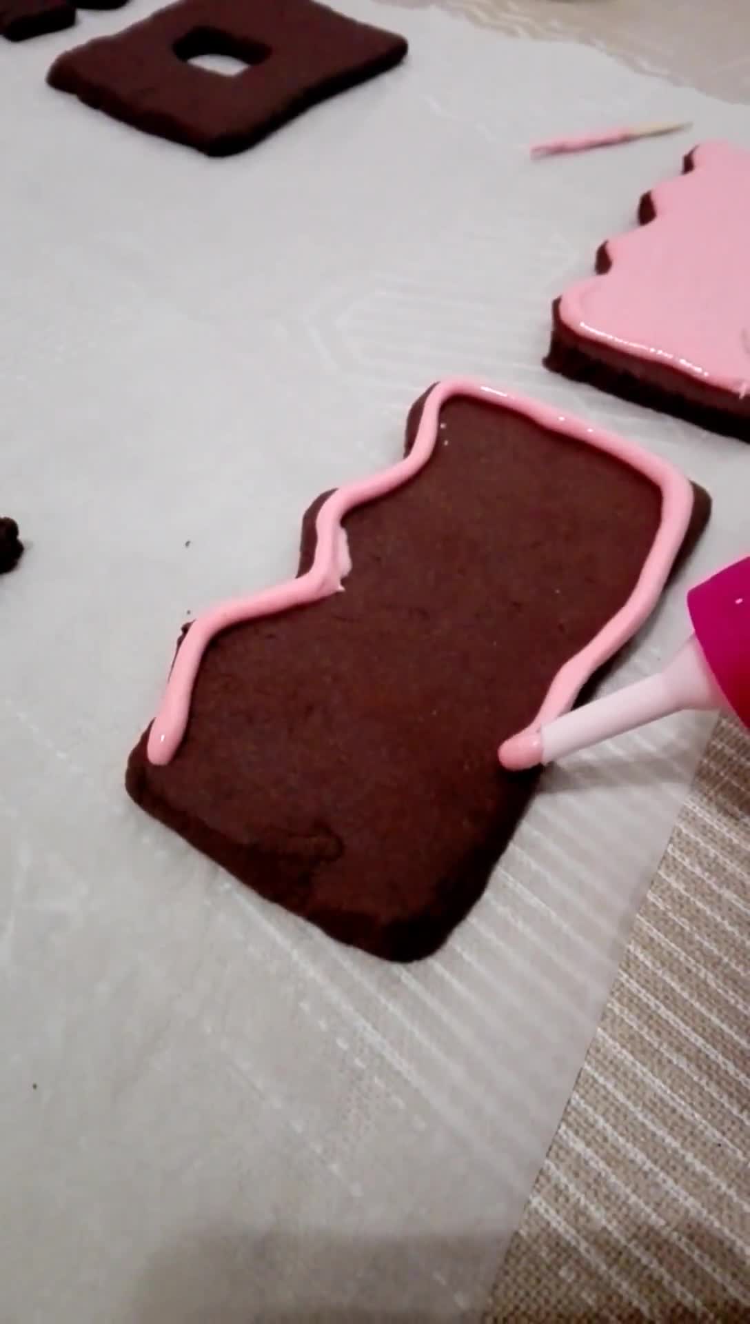 Foto del paso 9 de la receta: Casa del terror con galletas de mantequilla
