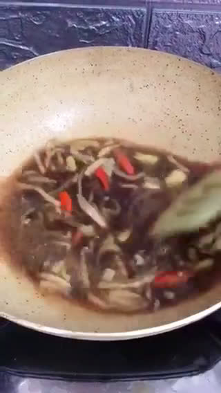 Foto langkah ke 2 dari resep Telur Ceplok Masak Kecap.