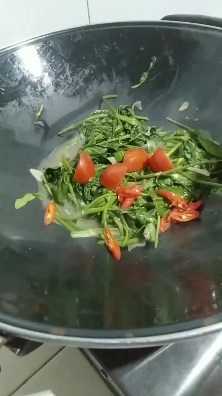 Foto langkah ke 4 dari resep Tumis Kangkung.
