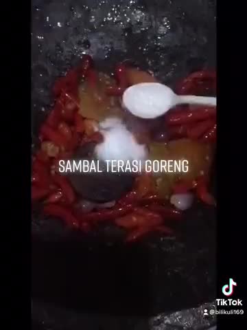 Foto langkah ke 2 dari resep Sambal terasi goreng.