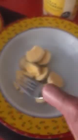 Foto del paso 3 de la receta: Huevos rellenos de surimi y atún