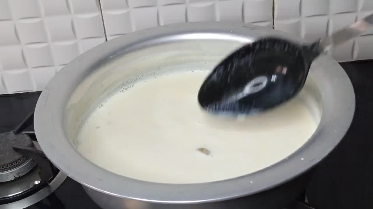 A picture of step 5 of Kesar Badam ka Sarbat.