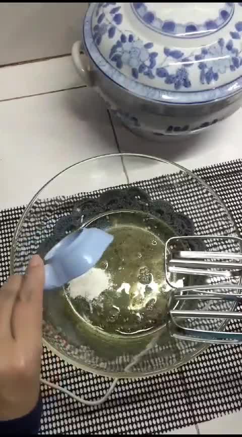 Foto langkah ke 6 dari resep Oenbitjkoek Chiffon Cake.