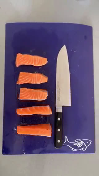 Foto del paso 2 de la receta: Bastones Crocantes de Salmón