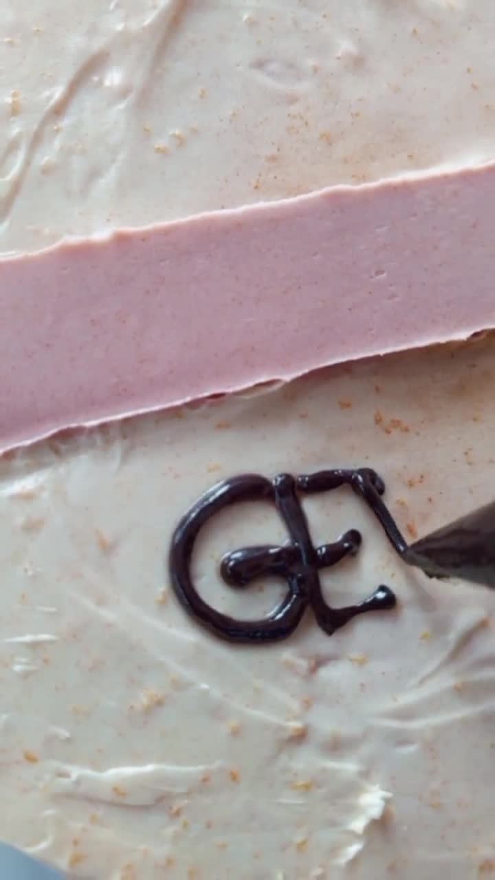 Foto langkah ke 5 dari resep Bolu Kukus Neapolitan.