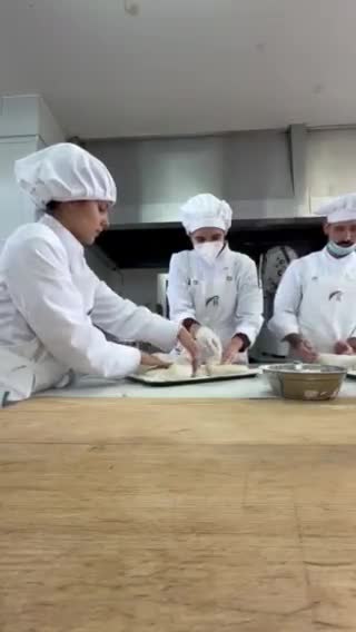 Foto del paso 4 de la receta: Pan payés (pan tipo rústico) en horno de piedra