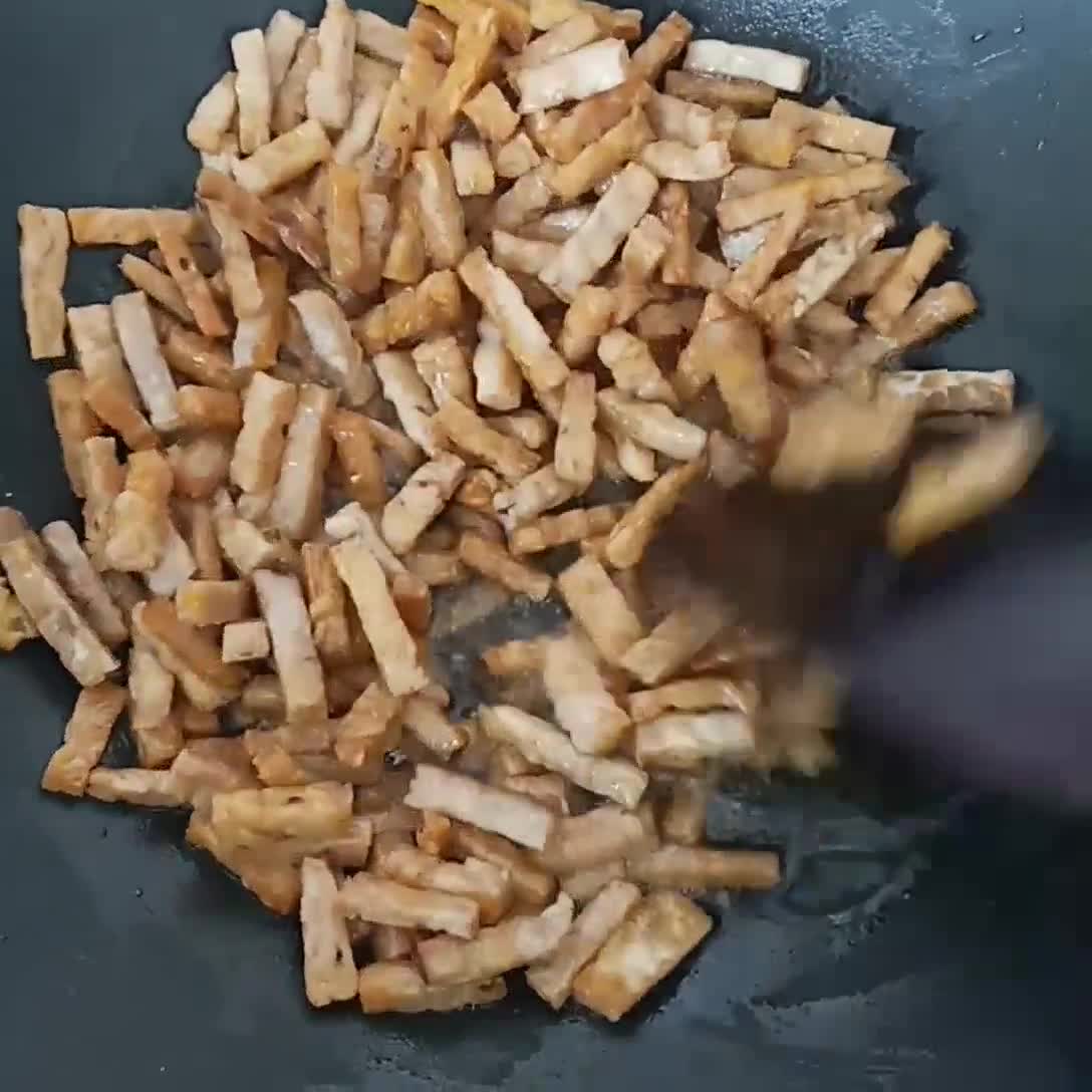 Foto langkah ke 1 dari resep Tumis Tempe Kentang Lada Hitam.