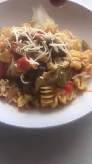 Foto del paso 7 de la receta: Pasta con pisto de verduras 🫑 🍅 🍆 🧅 y calabacín, one pot