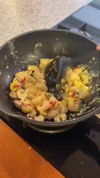 Foto langkah ke 2 dari resep Nasi Goreng Praktis.